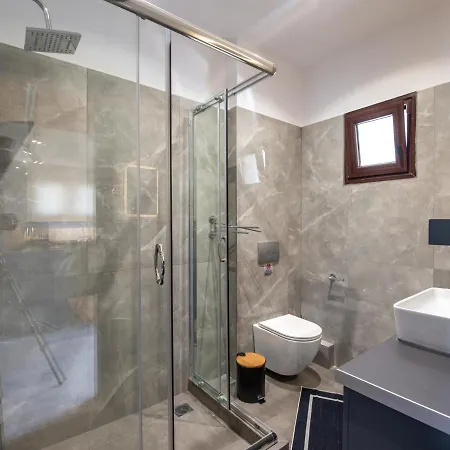 Bay Aparthotel 3*