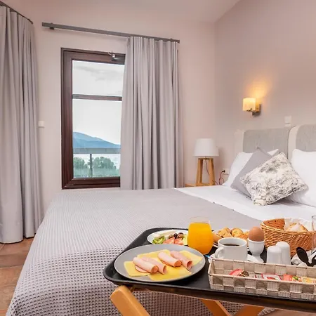 Bay 3* Trizonia