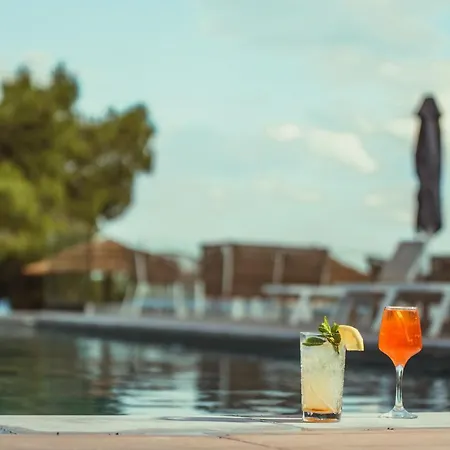 Bay 3* Тризония