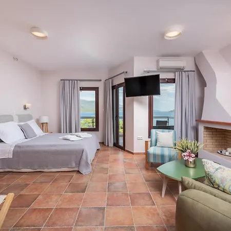 Bay 3* Тризония