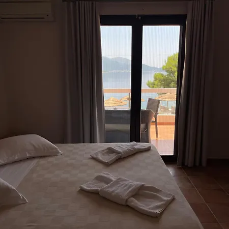 Bay 3* Тризония