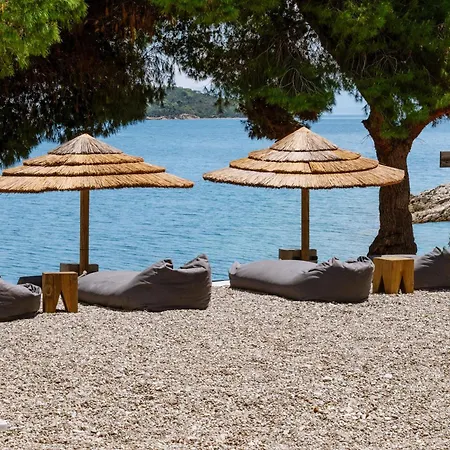 Bay Aparthotel Trizonia